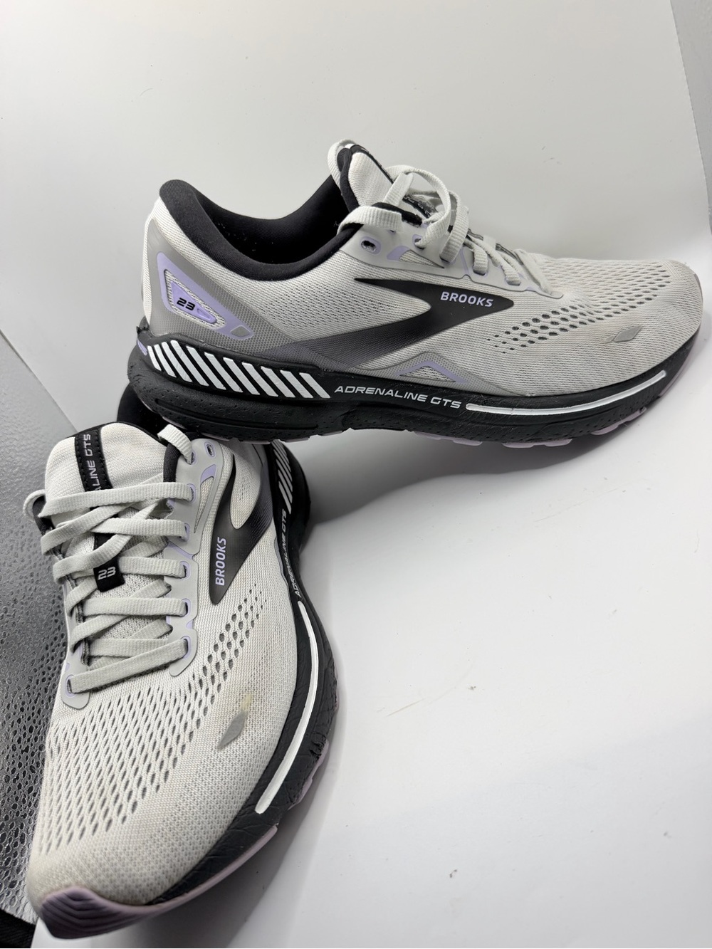 Brooks Adrenaline GTS Women's Running Sneakers - White, Black, Light Purple
